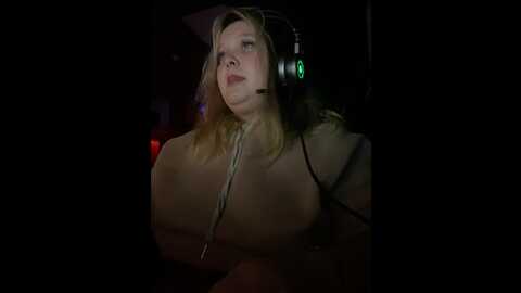 Media: sofiaadams Stripchat 2023-11-04 00:44:00