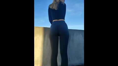 Media: two_hot_cats_love Stripchat 2023-11-04 13:18:00