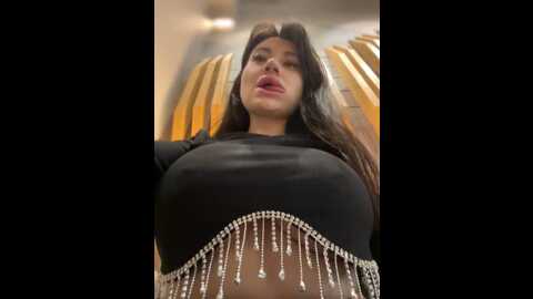Media: wet__bunny Stripchat 2023-11-04 10:01:00