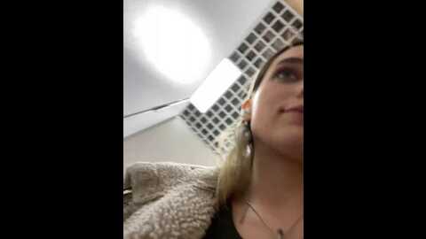 Media: _angelari_ Stripchat 2023-11-04 23:20:00