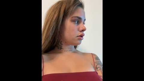 Media: emiliacatalina Stripchat 2023-11-05 20:58:00