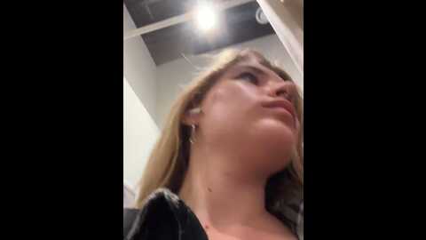 Media: holy_tereza Stripchat 2023-11-05 15:09:00