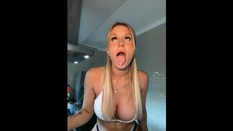 Media: jasminesummer Stripchat 2023-11-05 21:04:00