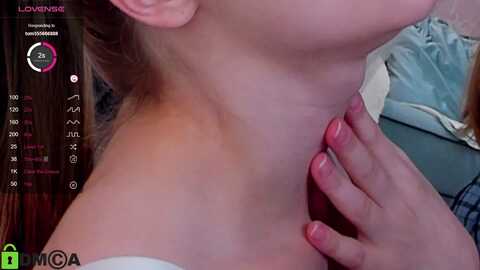 polumna_cute @ stripchat on 20231105