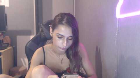 Media: sarahqueen001 Stripchat 2023-11-05 01:30:00