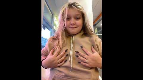 Media: sofiaadams Stripchat 2023-11-05 07:04:00