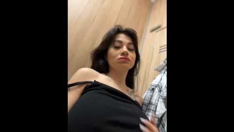 Media: wet__bunny Stripchat 2023-11-05 08:24:00