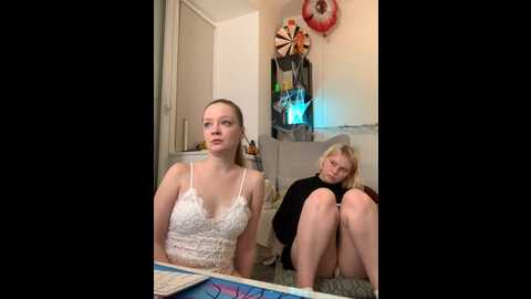 Media: radiants_two Stripchat 2023-11-06 00:06:00