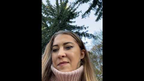 Media: risky_girl23 Stripchat 2023-11-06 13:29:00