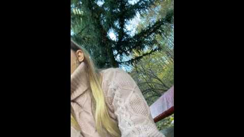 Media: risky_girl23 Stripchat 2023-11-06 13:41:00