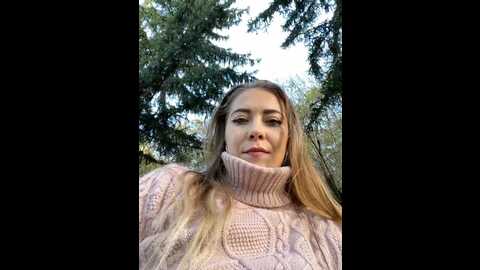 Media: risky_girl23 Stripchat 2023-11-06 13:58:00