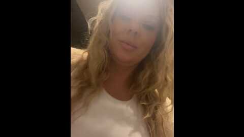 Media: southern_belle_19 Stripchat 2023-11-06 01:34:00