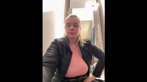 Media: freiiaflower Stripchat 2023-11-07 18:13:00