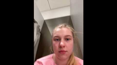 Media: freiiaflower Stripchat 2023-11-07 18:47:00