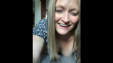 Media: honeybluex Stripchat 2023-11-07 14:04:00