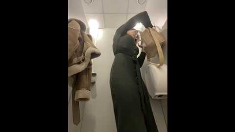 Media: _angelari_ Stripchat 2023-11-08 14:00:00