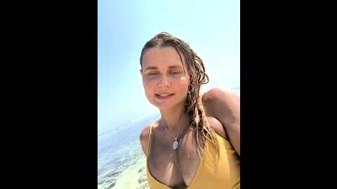 Media: beverly_hillls Stripchat 2023-11-08 06:47:00