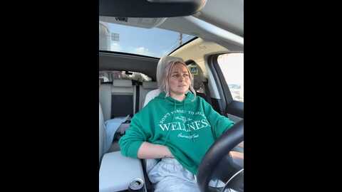 Media: bondgirl_013 Stripchat 2023-11-08 12:09:00