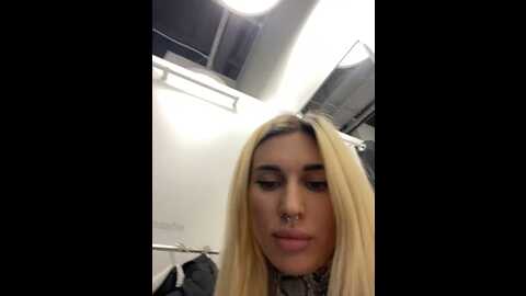 Media: charming_ritta Stripchat 2023-11-08 06:48:00