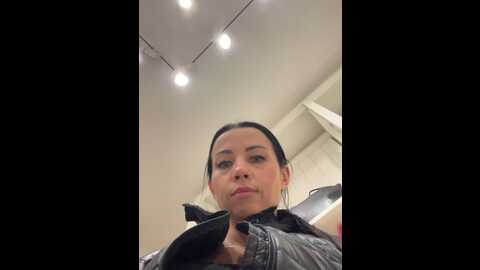 Media: crazzychicks Stripchat 2023-11-08 07:34:00