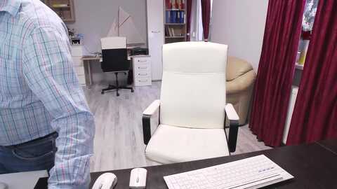 Media: dajla Stripchat 2023-11-08 13:41:00