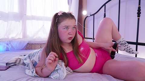 Media: emilly_wills_ Stripchat 2023-11-08 09:32:00