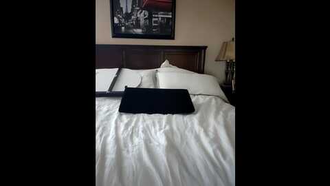Media: hotwifevenessa69 Stripchat 2023-11-08 19:19:00