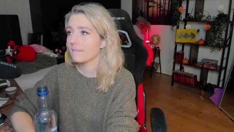 Media: lisaonthemoon Stripchat 2023-11-08 19:31:00