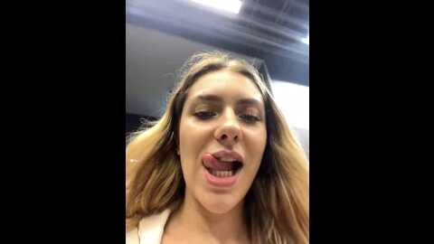 Media: mariid Stripchat 2023-11-08 09:36:00
