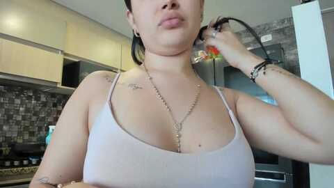Media: sara_fun Stripchat 2023-11-08 18:54:00