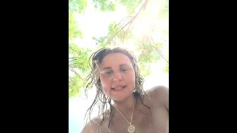 Media: beverly_hillls Stripchat 2023-11-09 04:58:00