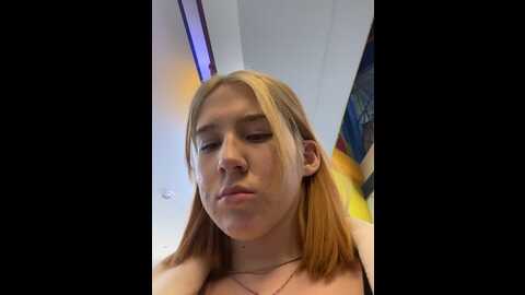 Media: emmarisky Stripchat 2023-11-10 04:57:00
