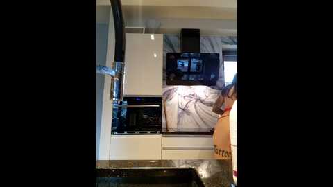 Media: tattoogirlalia Stripchat 2023-11-10 10:48:00