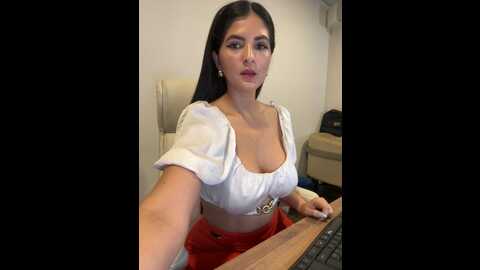 Media: carolina_novoa Stripchat 2023-11-10 23:29:00