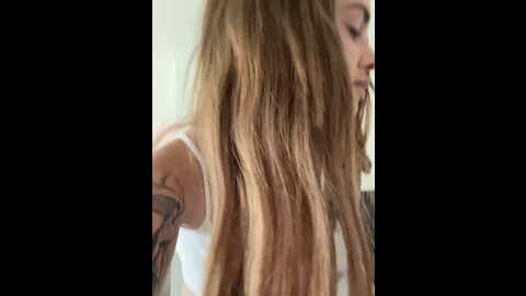 Media: emiliacatalina Stripchat 2023-11-11 20:00:00