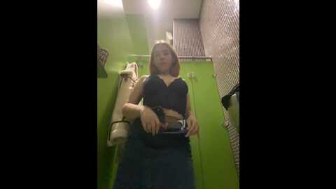 Media: emmarisky Stripchat 2023-11-11 04:08:00