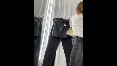 Media: lavenderhot Stripchat 2023-11-11 10:14:00
