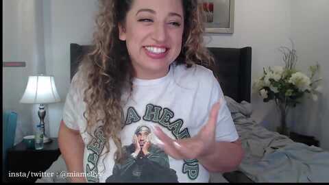 Media: miamellycious Stripchat 2023-11-11 10:07:00