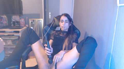 Media: sarahqueen001 Stripchat 2023-11-11 17:05:00