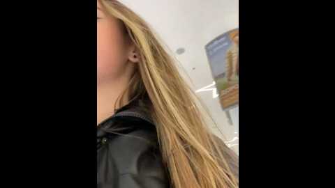Media: snow_ma1den Stripchat 2023-11-11 16:29:00