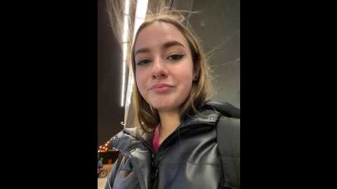 Media: snow_ma1den Stripchat 2023-11-11 18:12:00