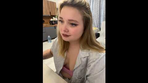 Media: sofiaadams Stripchat 2023-11-11 08:52:00