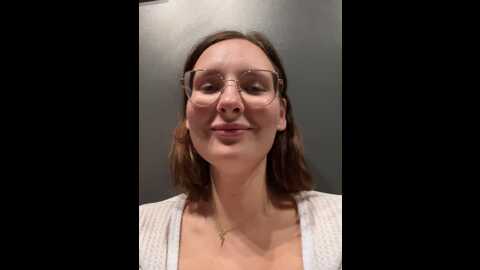 Media: the_snowwhitee Stripchat 2023-11-11 22:22:00