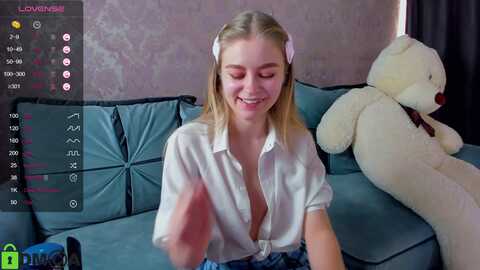 polumna_cute @ stripchat on 20231112