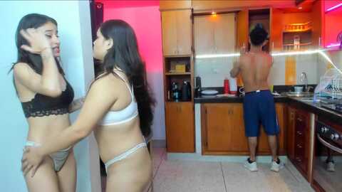 Media: royalgirls_x Stripchat 2023-11-12 05:27:00