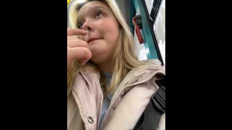 Media: sofiaadams Stripchat 2023-11-13 06:32:00