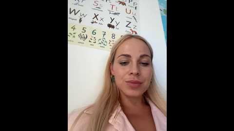 Media: streetdoll Stripchat 2024-09-18 17:40:00