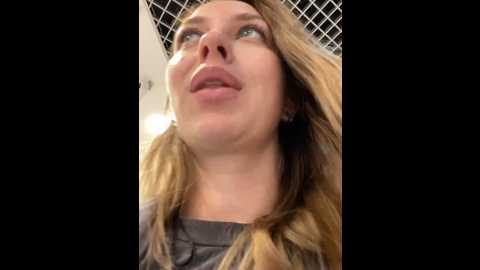Media: sweet___emily Stripchat 2024-09-18 17:26:00