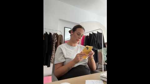 Media: hii_lolla Stripchat 2024-09-19 10:07:00