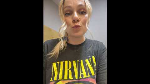 Media: bondgirl_013 Stripchat 2024-09-20 15:34:00
